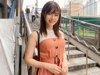 SNSで見つけた素人をナンパ♡撮影OKな美乳美女とぶっかけSEX♡アイドル級の美少女JDとハメ撮り