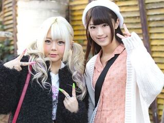 【マジックミラー】エロギャル女子大生2人組をナンパし質問中に巨根即ハメ！着衣ハメでぶっかけ射精されたえちえちセックス！