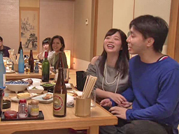 同窓会で10年ぶりの再会！ムチムチ巨乳妻になったアノ子と酔った勢いでハメ、を外しちゃう！
