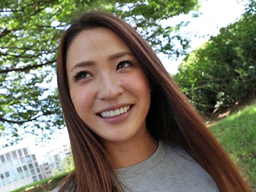 人懐こい笑顔とスラっと伸びる美脚が魅力のスレンダーなバツイチ美人さんを面接ついでにセックス撮影