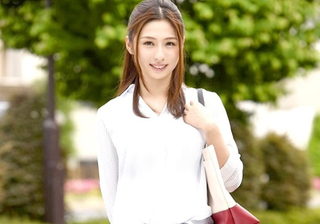 人妻ナンパ企画「ナマ気持ちぃですぅ♥」スレンダー巨乳おっぱいの新婚若妻にスペンス乳腺マッサージで発情し中出しSEX！ｗ