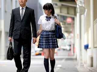 ＜女子校生＞ロリ巨乳な制服JKの誘惑に堕ちる担任教師！乳揉み…乳首舐めで発情したエロ少女に連続射精×連続中出し＜混浴風呂＞