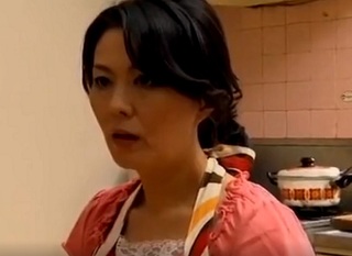 【人妻熟女】子供にまで手を出す野蛮な男と日常的に抱かれてイキ果てる主婦