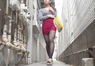 【美人若妻】「私で興奮したの？♡」近所のムチムチ太もも、デカ尻タイトスカート美女に誘惑されて後ろから犬みたいにハメる！