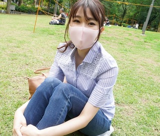 【人妻熟女】家では清楚なフリして別の男と落合い寝取られる人妻