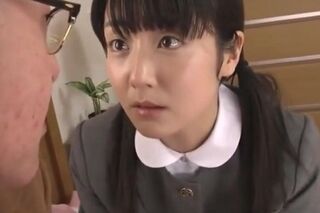 エッチな遊びをしているパイパン娘に義父がお仕置きの中出しセックス 有本紗世