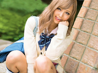 【パンチラ】おじさ～ん？パンチラのみで満足っすか～？？超美人ギャルでガン勃つｗ誘うシコぺろ攻撃で大量射精させられる