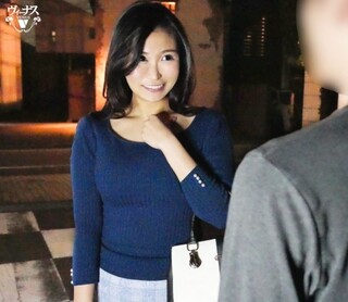 【赤城憂紀】美人巨乳妻が、好きと言われたバイト君と、密着濃密浮気SEX… 疼くまんこから、イキ汁漏らして、絶頂溺れ性交…
