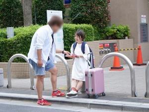 身長１３４センチ！山形から上京して来た少女をメシで手なづけて連れ込み連続中出しセックス！