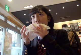 おじさん好きなEカップ援oJKが3P中出しセックスやフェラ抜き 広瀬うみ