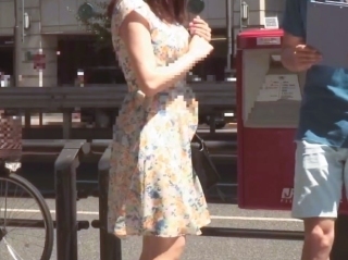 〖人妻ナンパ〗下着チェックからエロモード突入 最後は、ドピュッと中出し