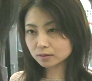 『ヘンリー塚本作品』「彼女に抱かれて以来…女同士のSEXにハマったの…」電車内で再会したタチとネコ、すぐに二人は…