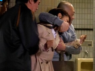 【小早川怜子】『いやっ、やめてぇ』巨乳美尻の四十路の美熟女が男たちに無理やりレイプされる