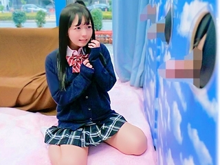 【MＭ】可憐な美女が複数のペニスを用意されて赤面をしながら悶えることになってしまうww