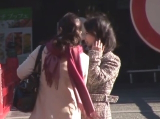 〖熟女ナンパ〗旅先で無防備になっている素人奥様をガチで口説いて合体 最後は中出し