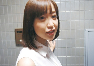 【素人人妻ｘ肛門性交】「あぁぁ♡いくぅ♡」スレンダー巨乳おっぱいの超美ボディ・美人若妻が肛門から白濁腸汁だして感じるｗ