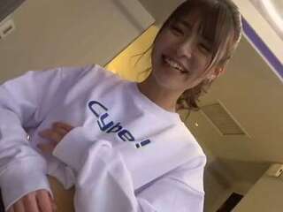 【ちっぱい×素人】極シコの笑顔アイドル級ロリ美少女がえちえちSEX！ビチャビチャぱんぱん突き上げでアクメ！
