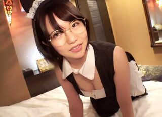 【女子大生・はつねさん】ヤベェ…メガネっ娘が炸裂しとる！爆乳えちえち従順ながら淫欲でもありパパ活勝ち組だよww