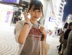 歌舞伎町でナンパされた居酒屋で働く20歳の天使！めがねスレンダーな外見とは裏腹に強引プレイも受け入れちゃう子