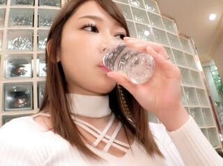 性欲ダダ漏れの２４歳ドスケベ奥さんが持ち込み媚薬でガンギマリ♡ムラムラ火照った身体を他人チンポに貫かれて不倫ＳＥＸでイキ狂う