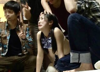 ゲームに飽きたらセックスを、セックスしたら中出しを、中出しをしたらゲームの続きを…ゆとり世代のオマンコ共有セックス！