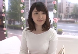 素人ナンパ「やぁんっ♥突然なにぃ！？ｗ」渋谷の女子大生に質問中にデカチン挿入！美巨乳おっぱい揺らして気持ちよくなるｗ
