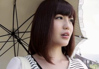 色白×生姦×美脚×パイパン！アツい肉棒を「ナマが好き」とにゅるっと食べちゃうおねえさん！