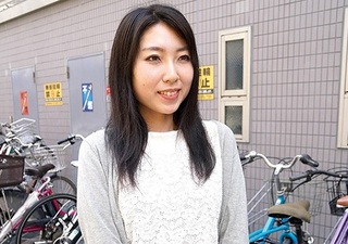 人妻ナンパ「え、私？♡」スレンダー巨乳おっぱい・綺麗なピンク乳輪・剛毛マンコな素人美魔女・美熟女おばさん口説いて膣内射精