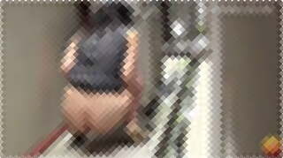 路地裏で「色の濃いうんこ」を捻り出す垂れ尻女性･･･これめちゃくちゃ臭いやつだ！