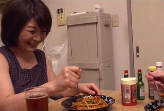 【鮎原いつき】ママー！！美熟女宅にお邪魔して童貞クンが母性あふれるSEXで筆下ろししてもらっちゃう♡