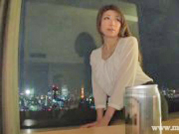 極上グラマラスボディを持つおっとりした癒やし系人妻さんが夫の自己中セックスに満足できず不倫