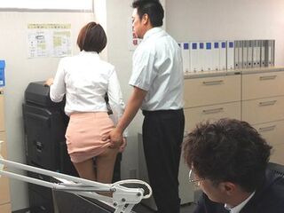 【葵つかさ】日常的にパワハラが行われる会社で自分を庇ってくれる女上司がセクハラされるようになってしまい【エロドラマ】