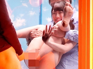 【逆転ＭＭ号】大人数に見られながら絶頂ｗ『イク～』外から丸見えなのにイキまくって絶頂ＳＥＸ