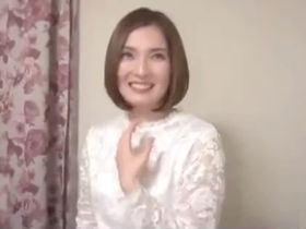 スケベなフェロモンを放つ人妻をナンパ！自宅にお邪魔して中出しSEX！
