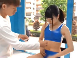 20歳の奥手そうな美少女→MM号で最新筋トレマシンの無料モニター