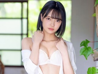 つぶらな瞳の童顔JDが登場…純朴そうな見た目で感度抜群！手マンに腰を浮かせて痙攣アクメ⇒バックで突かれてガチメスイキ