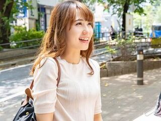 【人妻ナンパ】30代でも可愛い素人をGETし車内でえちえち下着チェック‼巧みに脱がされた奥様が夫を裏切り他人棒咥え…