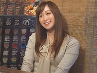 【連れ込み】相席居酒屋から自宅にナンパお持ち帰りした40代美魔女美女人妻！不倫セックスを盗撮隠し撮りされたエロ浮気妻！