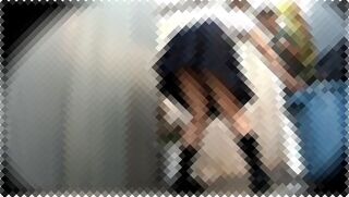 女子校生2人が住宅街の路地裏でおしっこ（着衣放尿）していたら、目の前に家主が現れちゃうハプニング動画ｗ