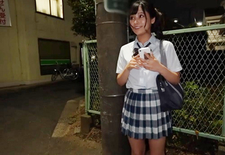 《制服美少女》「生気持ちぃ♥」ハイソックス美脚、ミニスカ、Tバックのロリを自宅に誘って、イチャラブ中出しエッチｗ