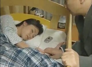 〈エロドラマ〉母と２度目の父の間に子供ができた。母の入院中に何と姉が父を寝取る！家庭が複雑すぎヤ！ww