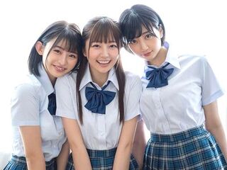 『先生…気持ちいい？♡』学校一可愛い美少女jk3人組が教育実習生のデカチンを奪い合う⁉保健室や教室でエロハーレム4P乱交！