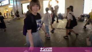 マジ軟派、初撮。1396 「彼氏にプレゼント買ったのに、今日来れないって～…」と夜の新宿で所在なさげなグラドルの卵をナンパ！そのココロとカラダの隙間、僕たちに埋めさせてください！爆乳Iカップのパイズリは必見！！！