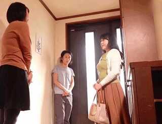 不妊症で悩む娘に頼まれて婿と子作りするお母さん・・・むっちり熟年ボディをムラムラ疼かせてねっとりフェラから淫らにハメまくる