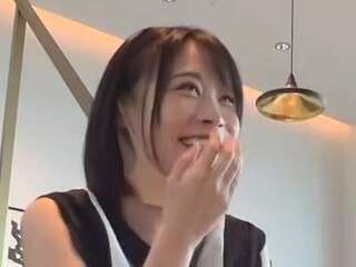 素人企画でアイドル級ロリ美少女がえちえちSEX！ぱんぱん柔肉ぷるぷるクビレ正常位で中出しアクメの痙攣イキ搾精！