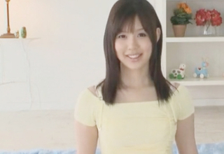 《清純ロリ》「私で興奮して…♥」スレンダー美乳おっぱいの美少女AV女優の綺麗なお尻に注目した作品！華奢ボディが美しい！