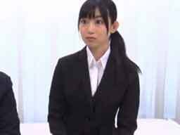 悩んでいる後輩男子を優しい先輩OLお姉さんが解決