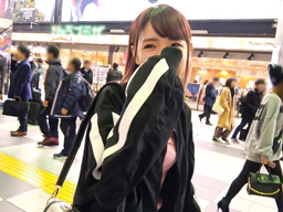 品川駅で見つけたキュートなストレートヘアのお嬢さんをナンパ！