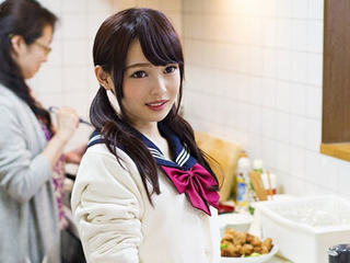 跡美しゅり 嫁の連れ子がドストライクだったので媚●を盛って強制発情！種付けセックス調教がタマランｗｗ