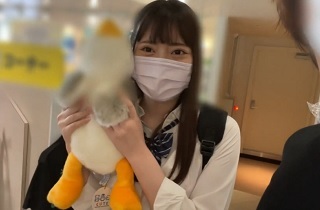 笑顔の可愛いパッチリ目な制服女子がデカ乳揺らしながらバックでハメられて喘ぎイク個人撮影